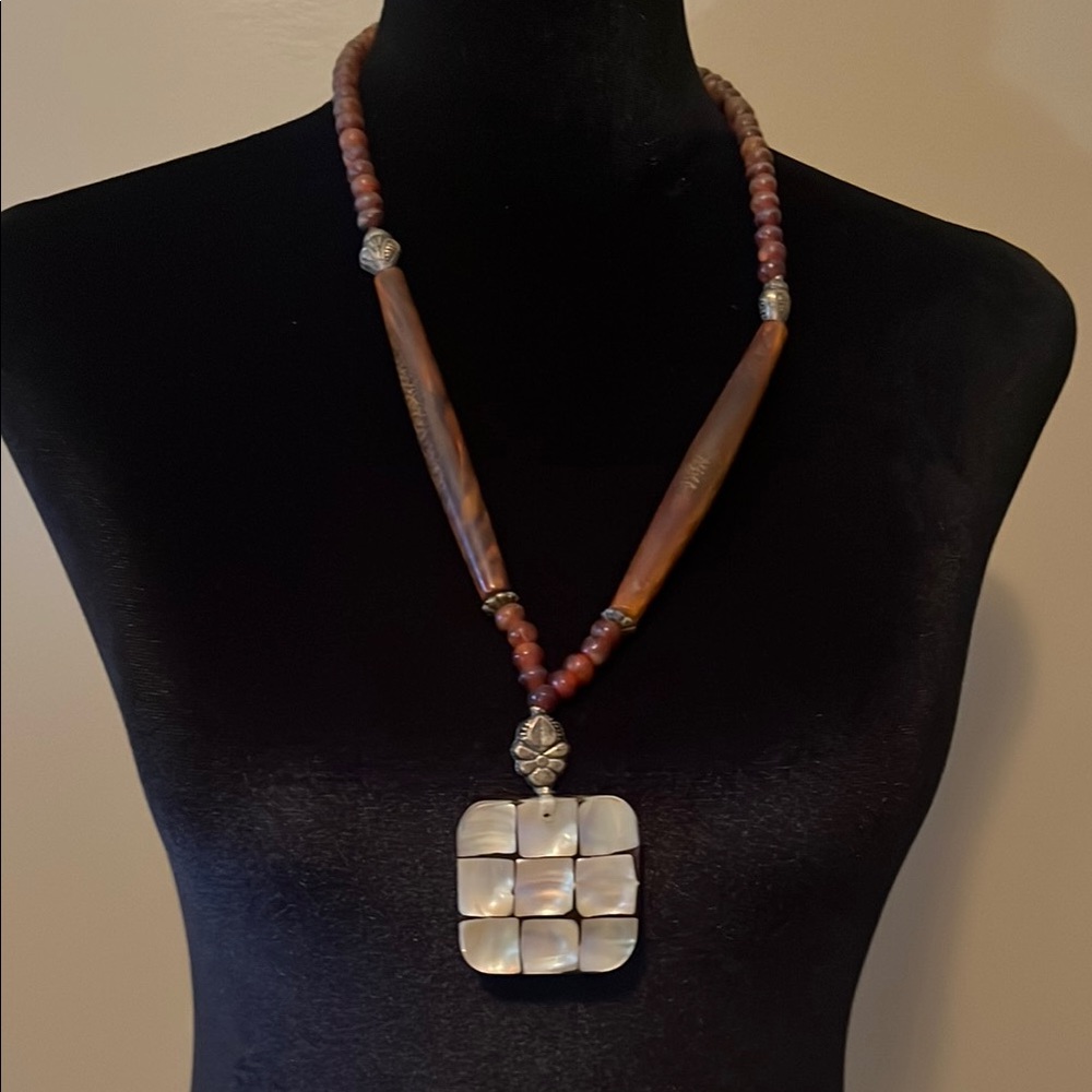 Elegant Pearl and Brown Beaded Necklace